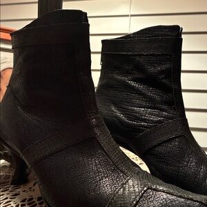 Unique Vintage Skate Kitten Heels Black Ankle Zipper Booties Hand Made in USA 38